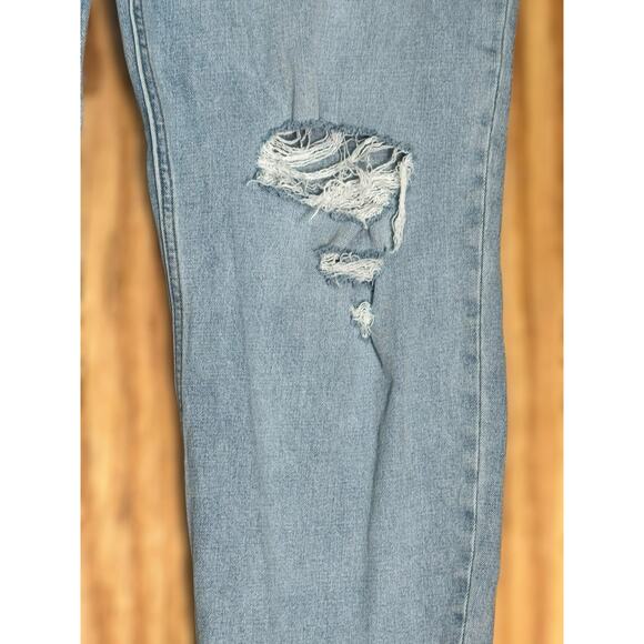 Abercrombie & Fitch High Rise Mom Jeans Light Wash Distressed Ripped Size 33/16 - Picture 5 of 10